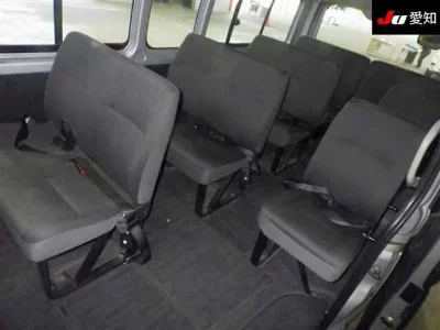 Toyota HiAce Commuter