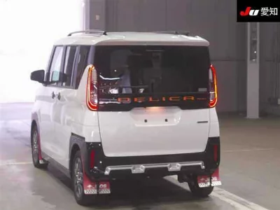 Mitsubishi Delica Mini