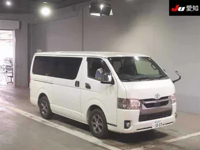 TOYOTA HIACE VAN