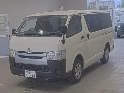 TOYOTA REGIUS ACE