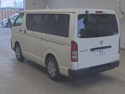 TOYOTA REGIUS ACE