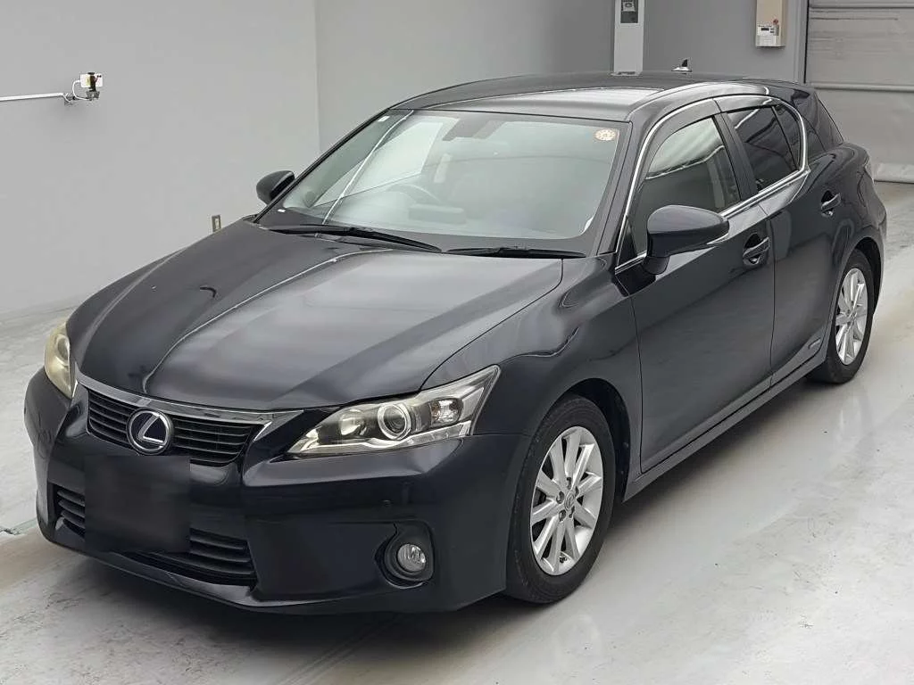 Lexus CT200h  с аукциона в Японии