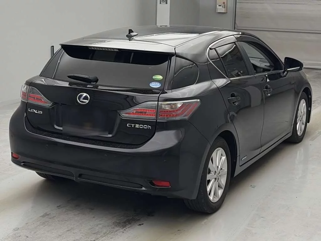 Lexus CT200h  с аукциона в Японии
