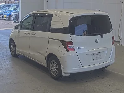 Honda Freed Spike