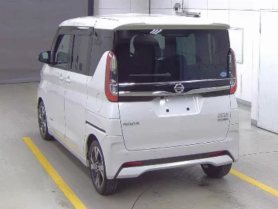NISSAN ROOX