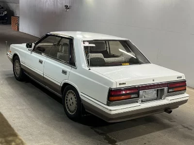 Nissan Laurel