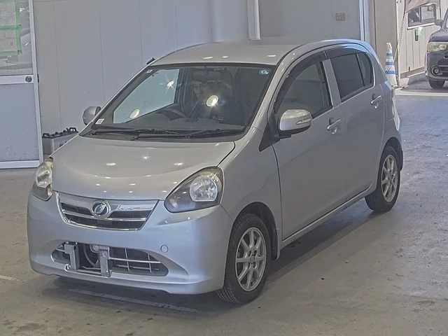 Daihatsu Mira e:S  с аукциона в Японии