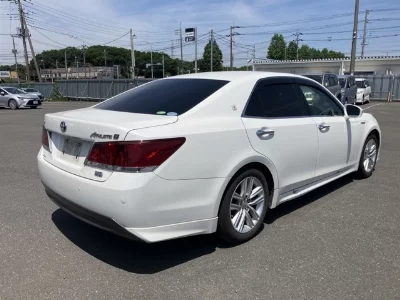 Toyota CROWN HYBRID