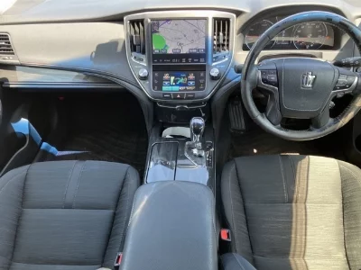 Toyota CROWN HYBRID