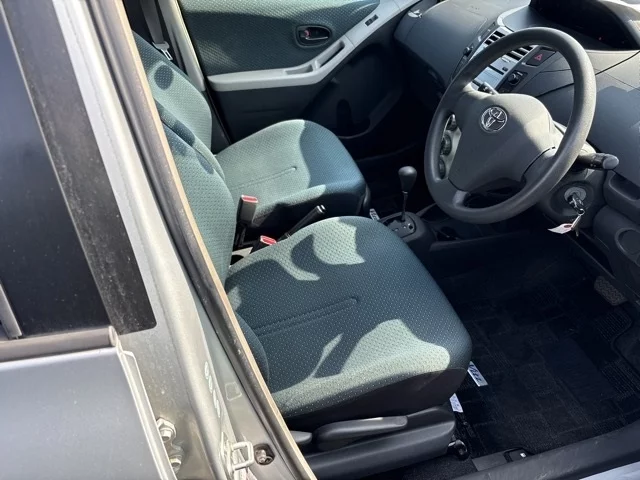 Toyota Vitz  с аукциона в Японии