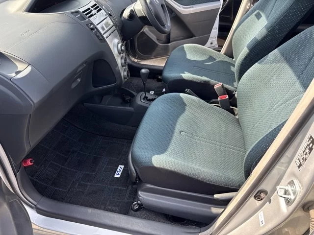 Toyota Vitz  с аукциона в Японии