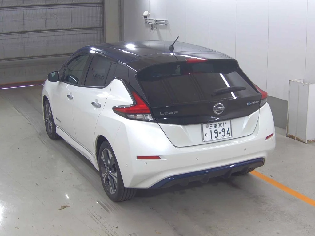 Nissan Leaf  с аукциона в Японии