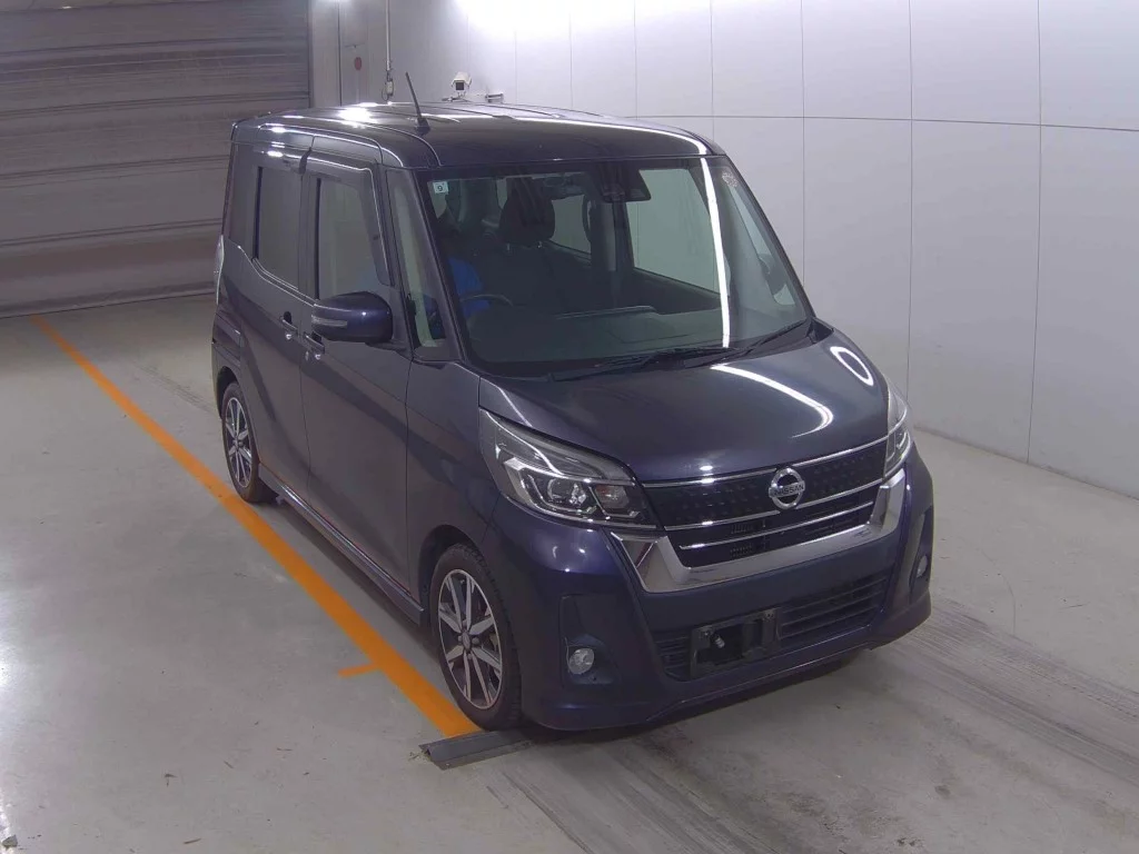 Nissan Dayz Roox  с аукциона в Японии