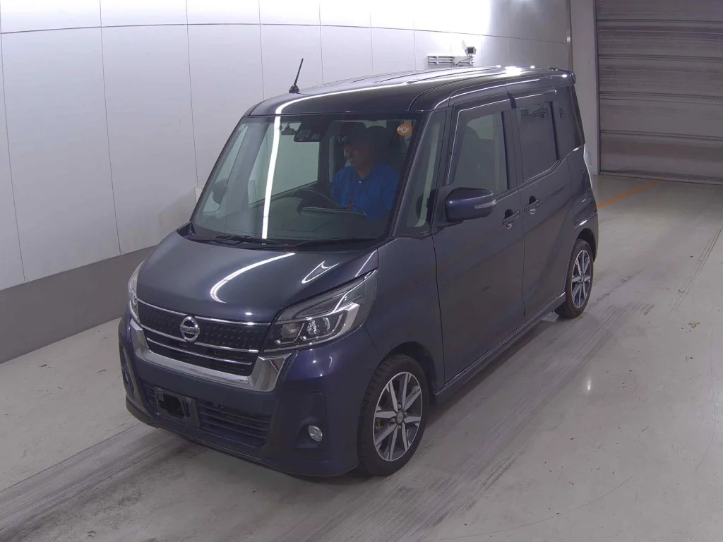 Nissan Dayz Roox  с аукциона в Японии
