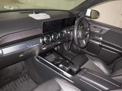 MERCEDES BENZ GLB