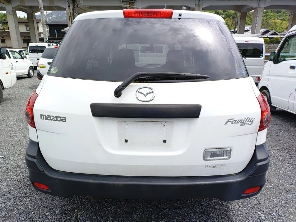 Mazda Familia  с аукциона в Японии