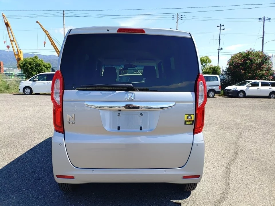 Honda N-Box  с аукциона в Японии