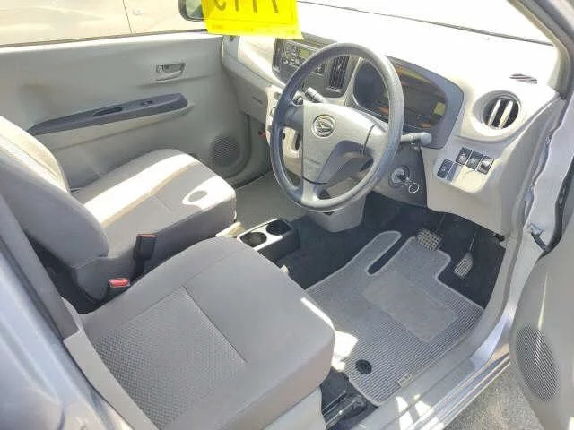 Daihatsu Mira e:S  с аукциона в Японии