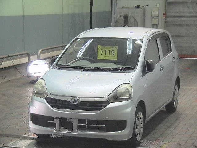 Daihatsu Mira e:S  с аукциона в Японии