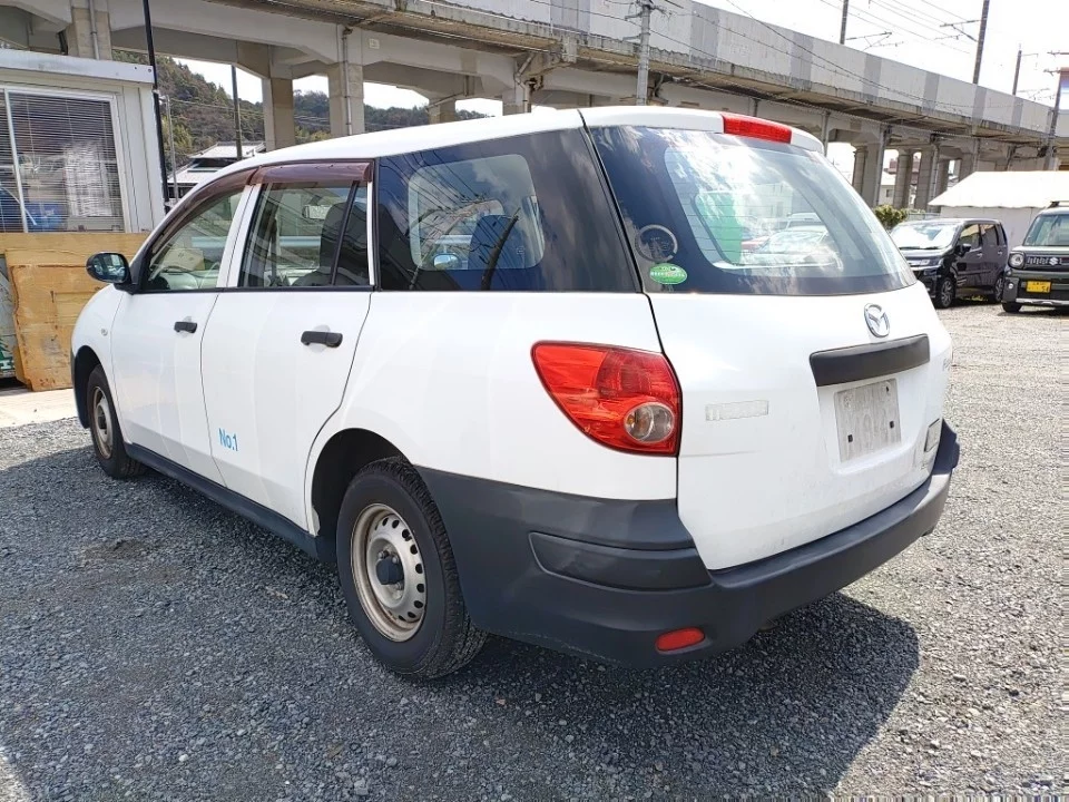 Mazda Familia  с аукциона в Японии