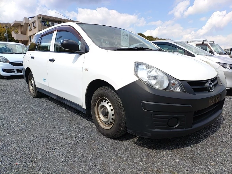 Mazda Familia  с аукциона в Японии