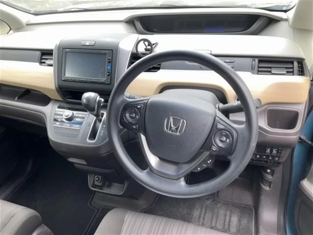 Honda Freed  с аукциона в Японии