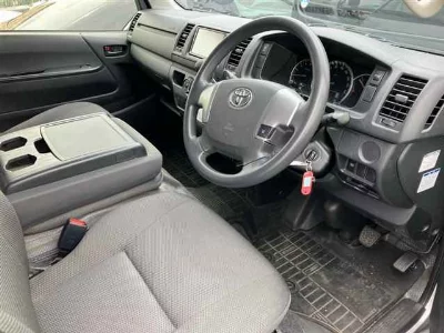 TOYOTA REGIUS VAN