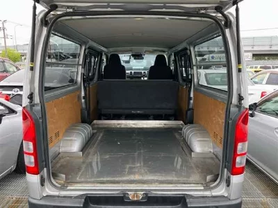 TOYOTA REGIUS VAN