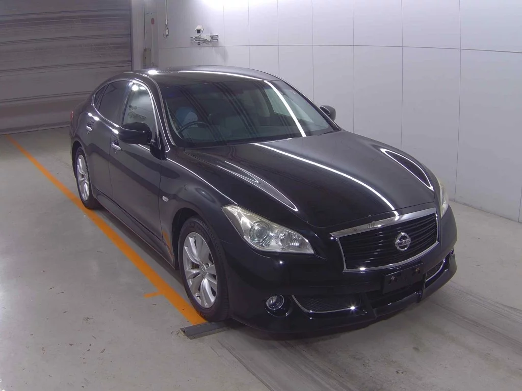 Nissan Fuga  с аукциона в Японии