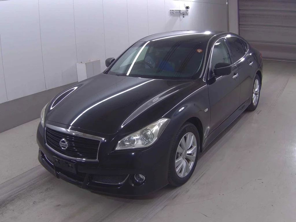 Nissan Fuga  с аукциона в Японии