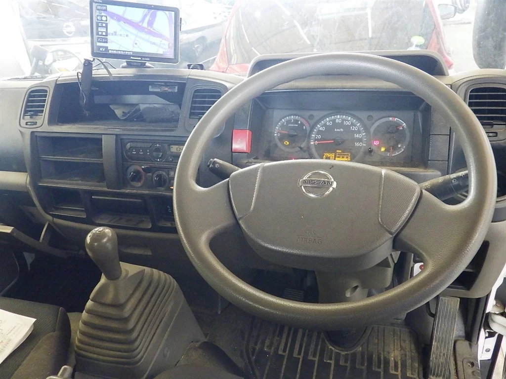 Nissan Atlas  с аукциона в Японии
