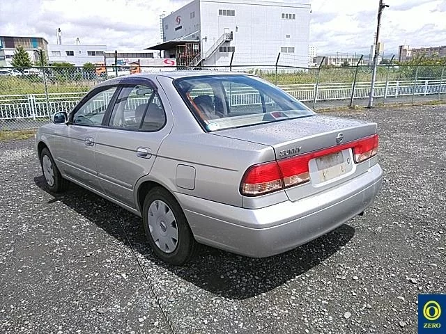 Nissan Sunny  с аукциона в Японии