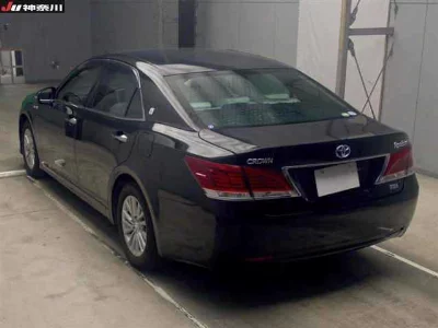 Toyota CROWN HYBRID