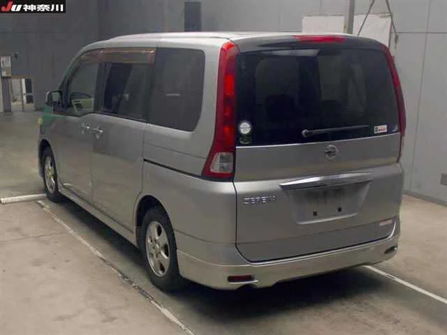 Nissan Serena  с аукциона в Японии