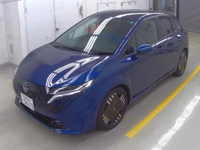 Nissan Aura
