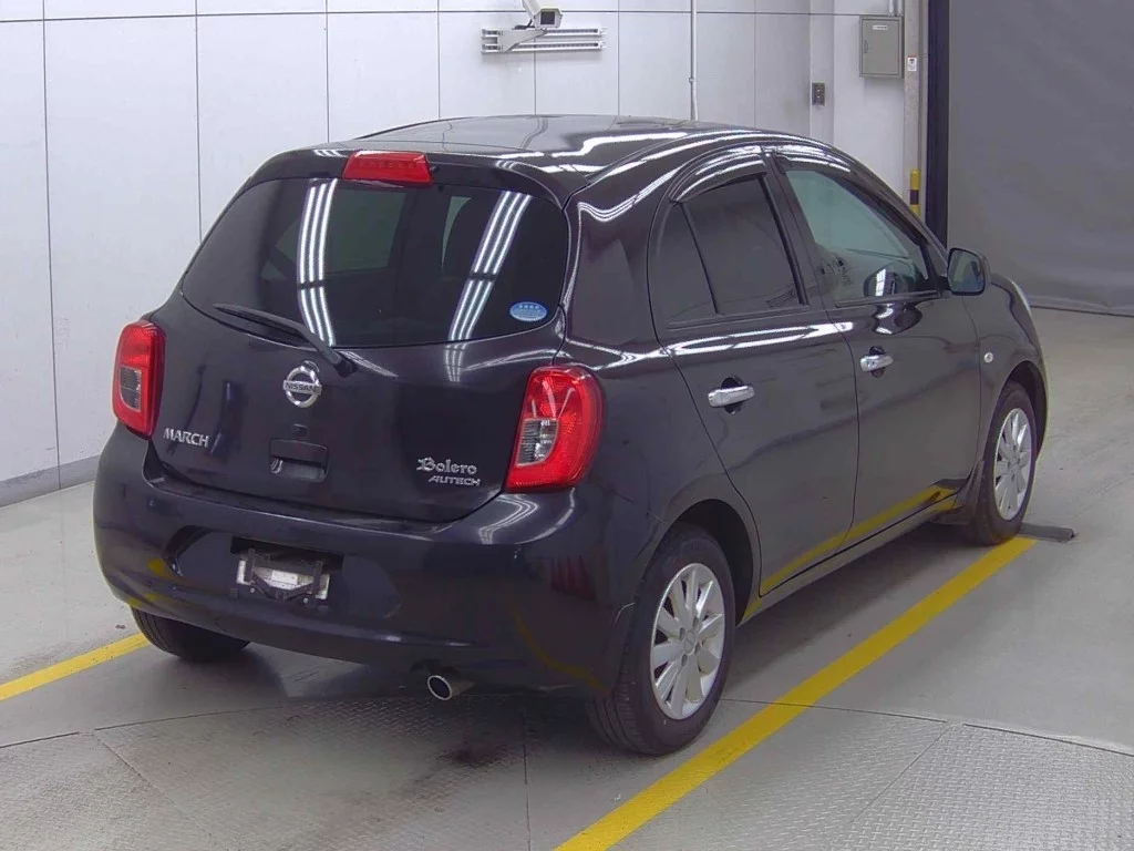 Nissan March  с аукциона в Японии