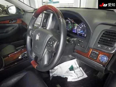 Toyota CROWN MAJESTA