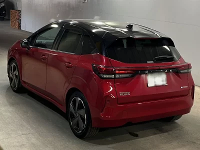Nissan Aura