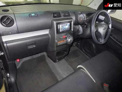 Toyota Pixis Space