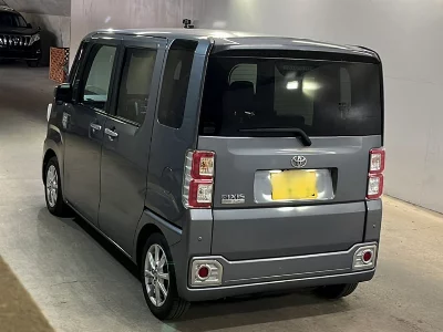 Toyota Pixis Mega