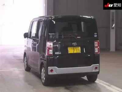 Toyota Pixis Mega