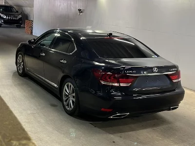 Lexus LS600h