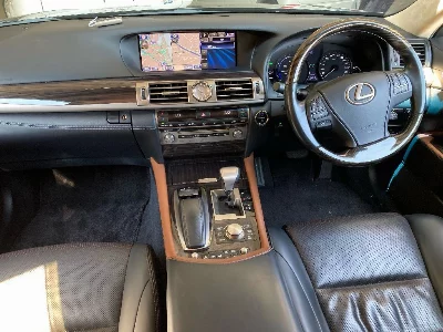 Lexus LS600h