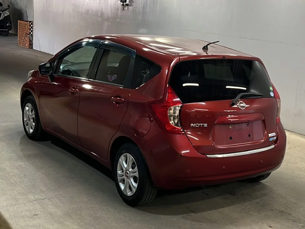 Nissan Note  с аукциона в Японии