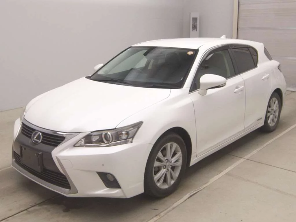 Lexus CT200h  с аукциона в Японии