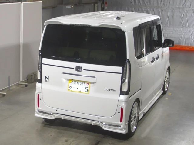 Honda N BOX CUSTOM  с аукциона в Японии