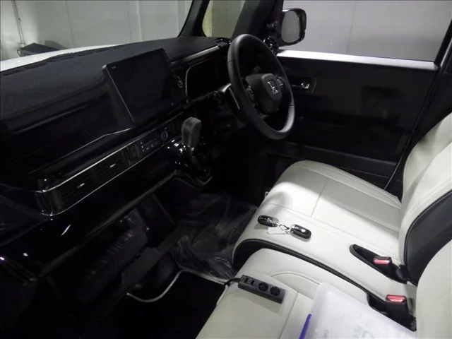 Honda N BOX CUSTOM  с аукциона в Японии