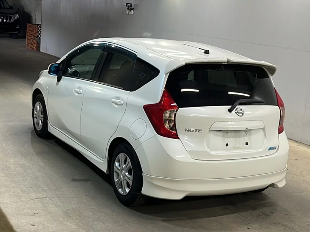 Nissan Note  с аукциона в Японии
