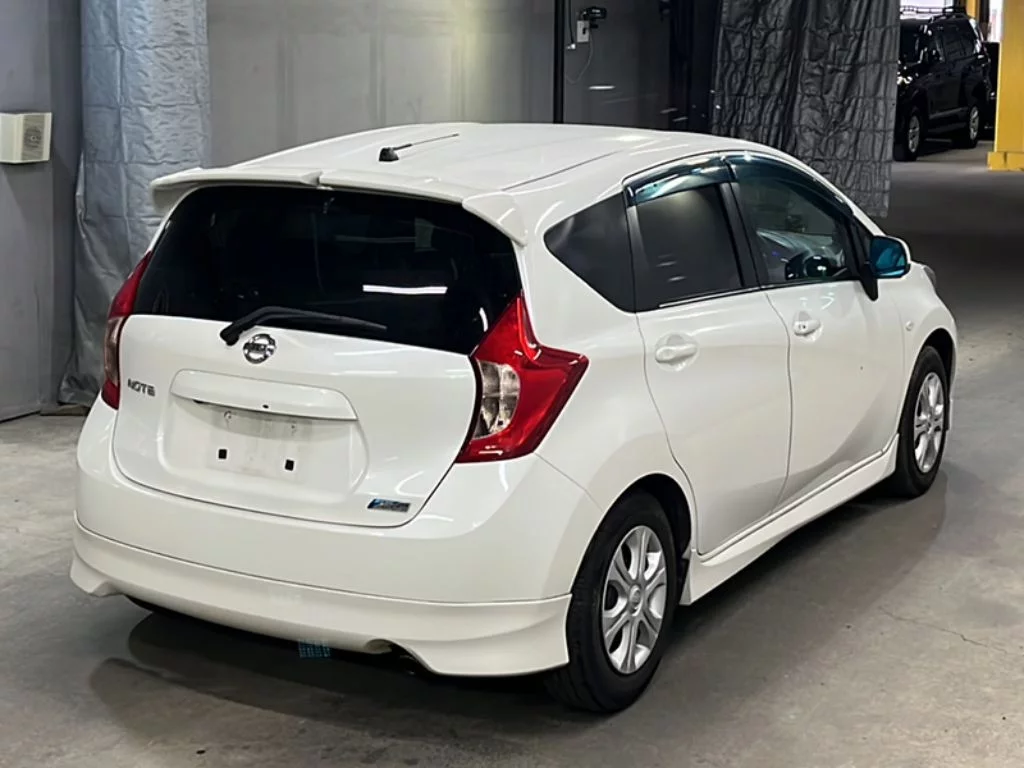 Nissan Note  с аукциона в Японии
