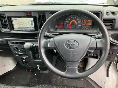 TOYOTA PIXIS VAN